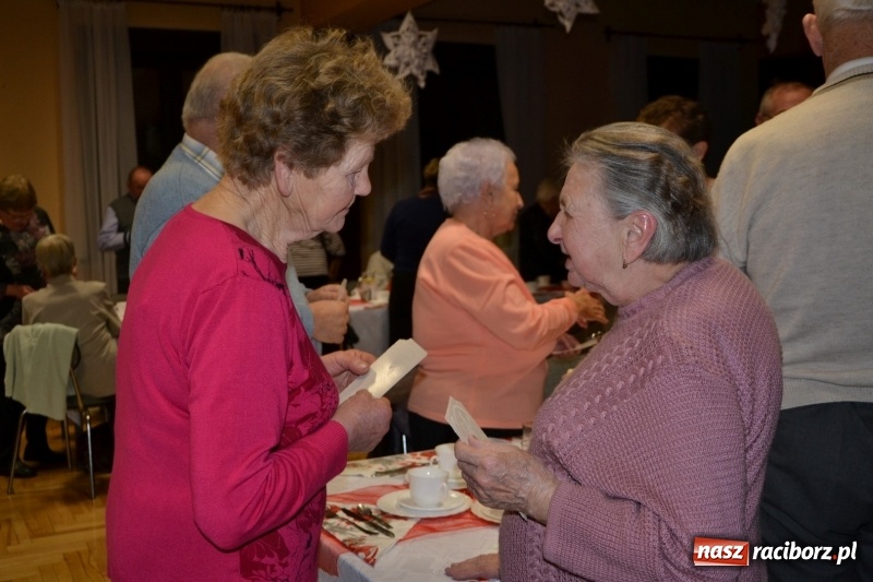 Zdjęcie w galerii na portalu naszraciborz.pl: Przy wigilijnym stole w gminie Krzyżanowice wiadomości z regionu