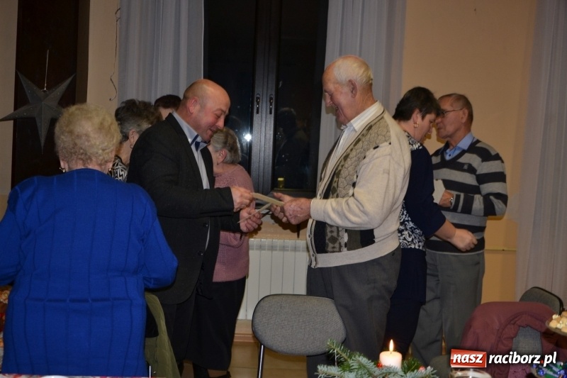 Zdjęcie w galerii na portalu naszraciborz.pl: Przy wigilijnym stole w gminie Krzyżanowice wiadomości z regionu
