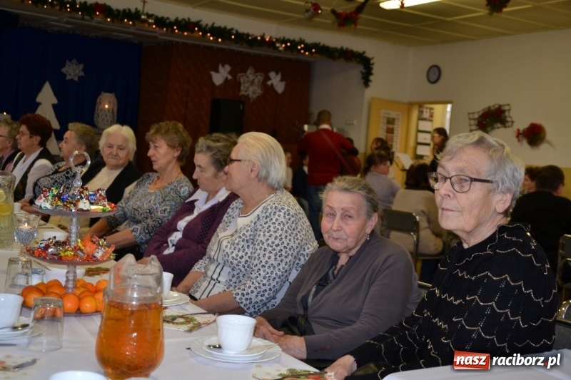 Zdjęcie w galerii na portalu naszraciborz.pl: Przy wigilijnym stole w gminie Krzyżanowice wiadomości z regionu