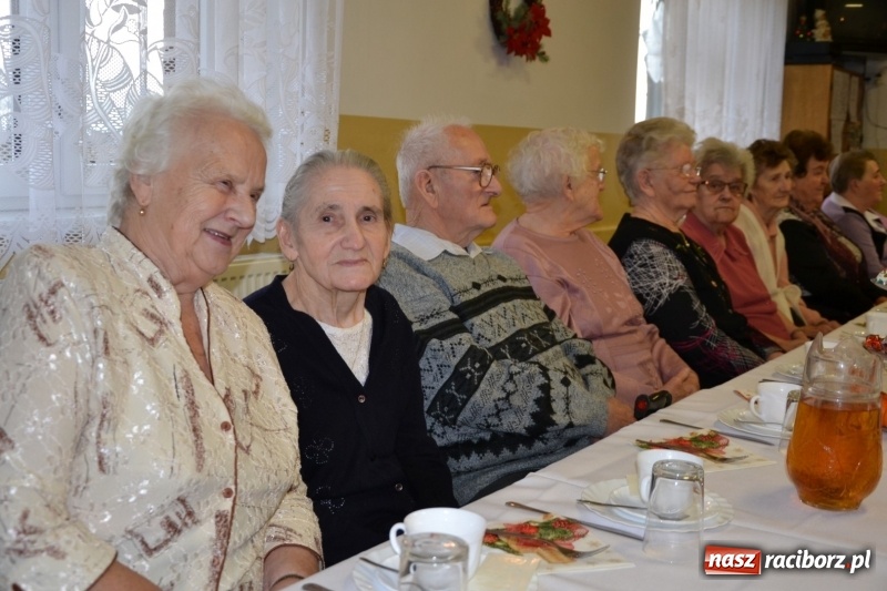 Zdjęcie w galerii na portalu naszraciborz.pl: Przy wigilijnym stole w gminie Krzyżanowice wiadomości z regionu