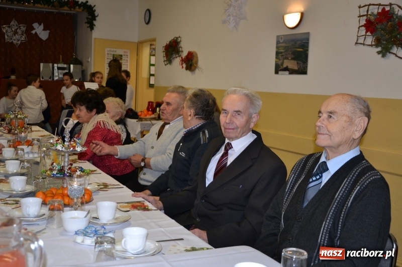 Zdjęcie w galerii na portalu naszraciborz.pl: Przy wigilijnym stole w gminie Krzyżanowice wiadomości z regionu