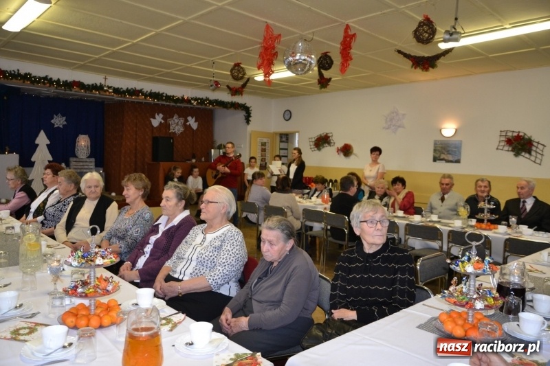 Zdjęcie w galerii na portalu naszraciborz.pl: Przy wigilijnym stole w gminie Krzyżanowice wiadomości z regionu