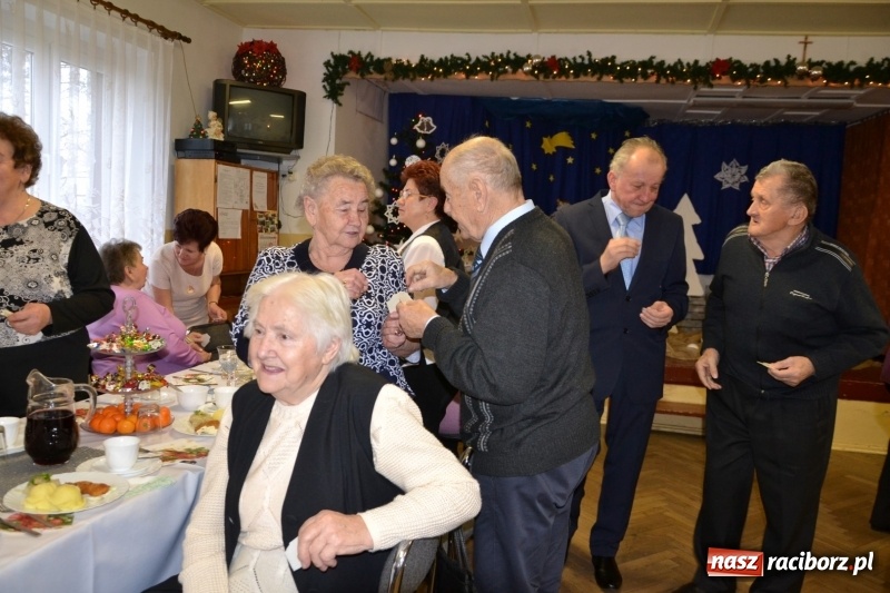 Zdjęcie w galerii na portalu naszraciborz.pl: Przy wigilijnym stole w gminie Krzyżanowice wiadomości z regionu