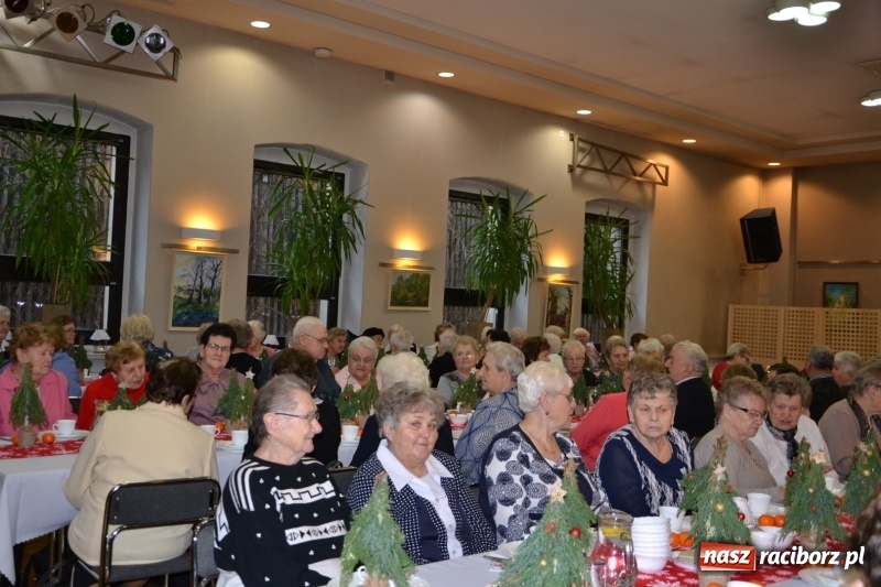 Zdjęcie w galerii na portalu naszraciborz.pl: Przy wigilijnym stole w gminie Krzyżanowice wiadomości z regionu