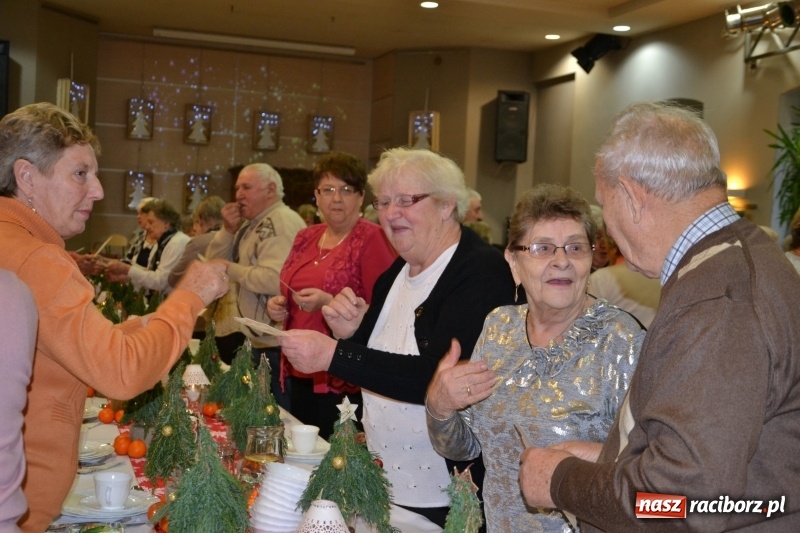 Zdjęcie w galerii na portalu naszraciborz.pl: Przy wigilijnym stole w gminie Krzyżanowice wiadomości z regionu