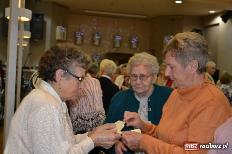 Zdjęcie w galerii na portalu naszraciborz.pl: Przy wigilijnym stole w gminie Krzyżanowice wiadomości z regionu