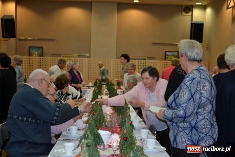 Zdjęcie w galerii na portalu naszraciborz.pl: Przy wigilijnym stole w gminie Krzyżanowice wiadomości z regionu