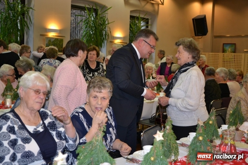 Zdjęcie w galerii na portalu naszraciborz.pl: Przy wigilijnym stole w gminie Krzyżanowice wiadomości z regionu