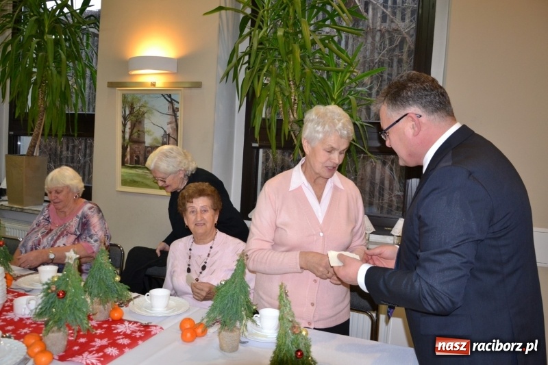Zdjęcie w galerii na portalu naszraciborz.pl: Przy wigilijnym stole w gminie Krzyżanowice wiadomości z regionu