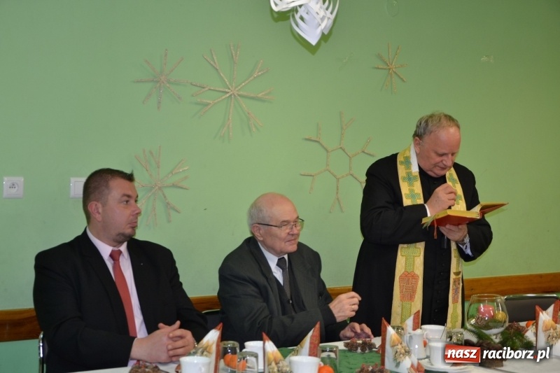Zdjęcie w galerii na portalu naszraciborz.pl: Przy wigilijnym stole w gminie Krzyżanowice wiadomości z regionu