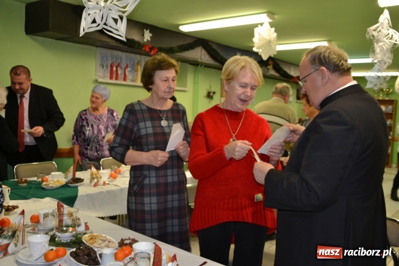 Zdjęcie w galerii na portalu naszraciborz.pl: Przy wigilijnym stole w gminie Krzyżanowice wiadomości z regionu