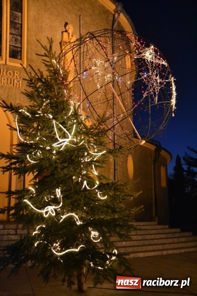 Zdjęcie w galerii na portalu naszraciborz.pl: Szopki na Starej Wsi i Nowych Zagrodach wiadomości z regionu