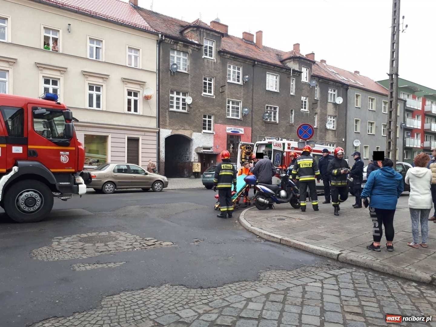 Zdjęcie w galerii na portalu naszraciborz.pl: Potrącenie motorowerzysty na Rudzkiej wiadomości z regionu