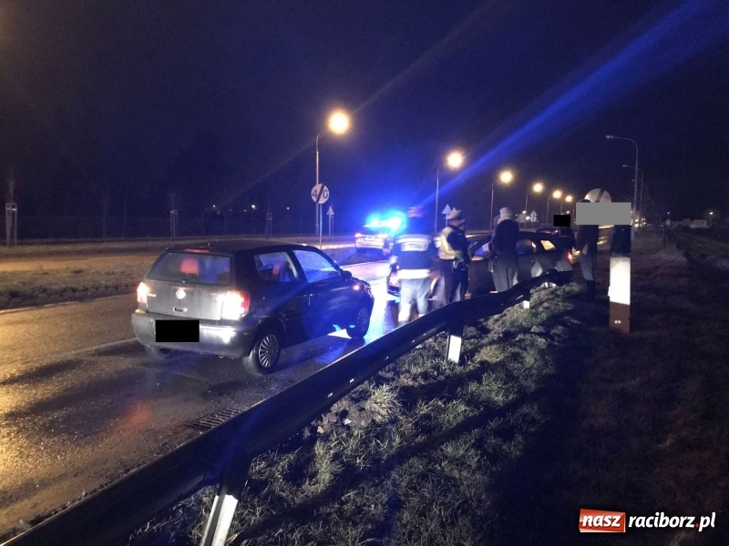Zdjęcie w galerii na portalu naszraciborz.pl: Fiat i ford zderzyły się na Piaskowej  wiadomości z regionu