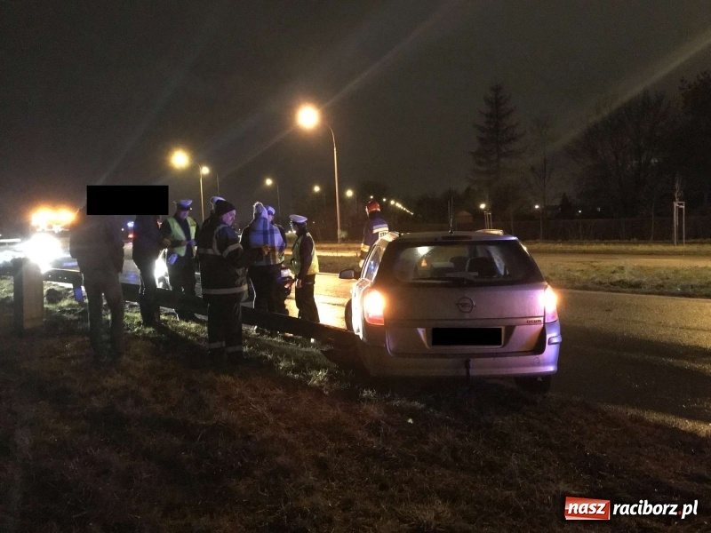 Zdjęcie w galerii na portalu naszraciborz.pl: Fiat i ford zderzyły się na Piaskowej  wiadomości z regionu