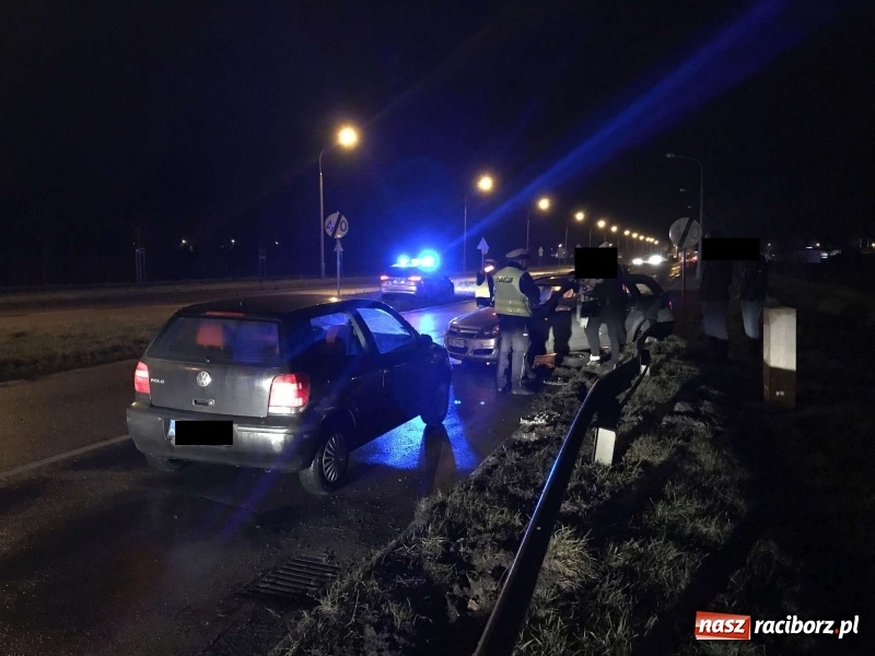 Zdjęcie w galerii na portalu naszraciborz.pl: Fiat i ford zderzyły się na Piaskowej  wiadomości z regionu
