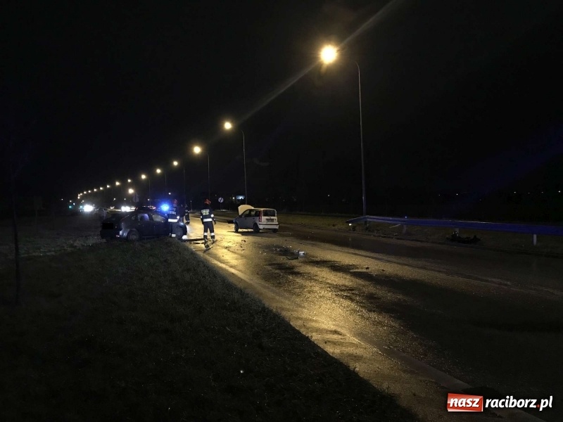 Zdjęcie w galerii na portalu naszraciborz.pl: Fiat i ford zderzyły się na Piaskowej  wiadomości z regionu