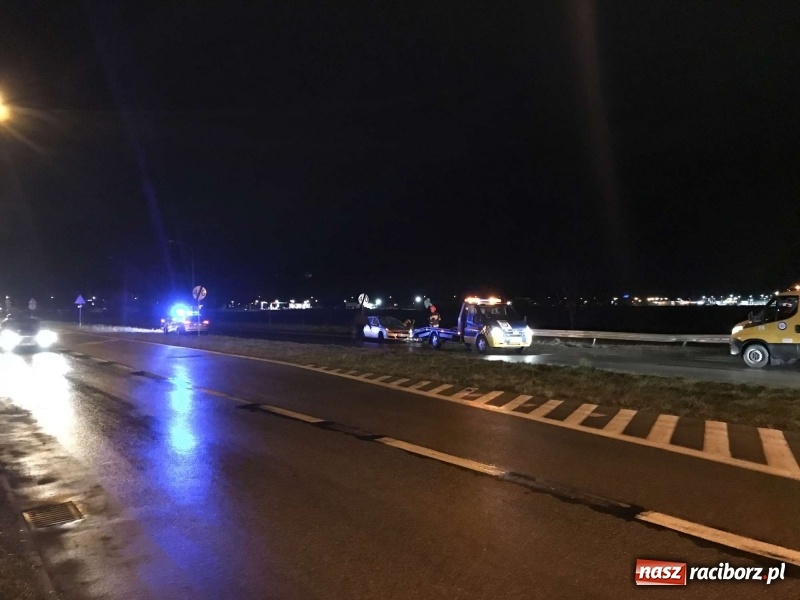 Zdjęcie w galerii na portalu naszraciborz.pl: Fiat i ford zderzyły się na Piaskowej  wiadomości z regionu