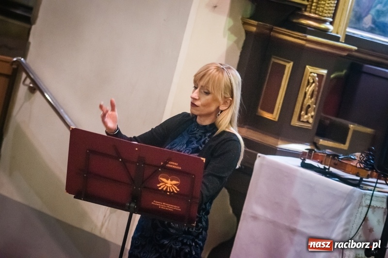 Zdjęcie w galerii na portalu naszraciborz.pl: W kościele farnym wybrzmiały kolędy i pastorałki wiadomości z regionu