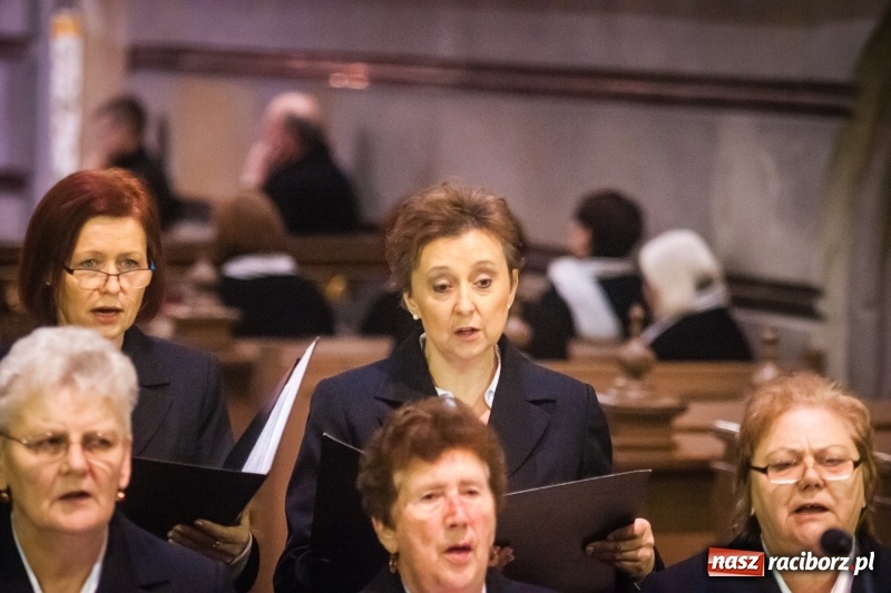 Zdjęcie w galerii na portalu naszraciborz.pl: W kościele farnym wybrzmiały kolędy i pastorałki wiadomości z regionu