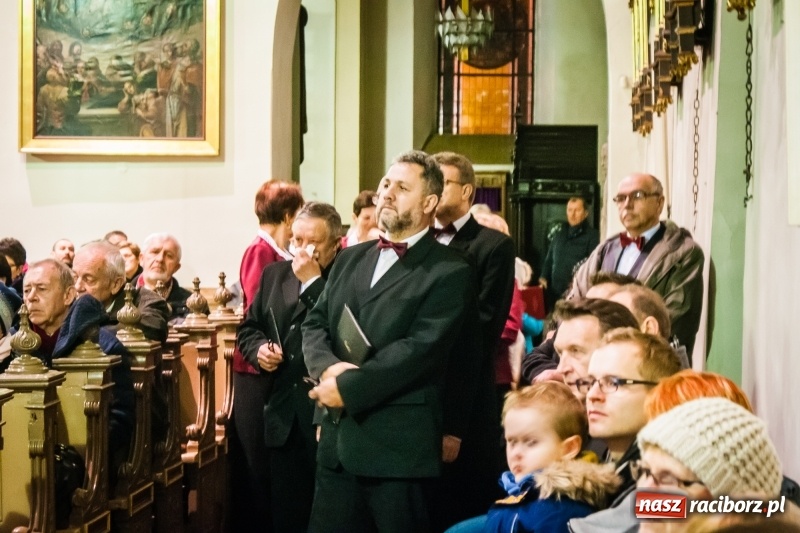 Zdjęcie w galerii na portalu naszraciborz.pl: W kościele farnym wybrzmiały kolędy i pastorałki wiadomości z regionu