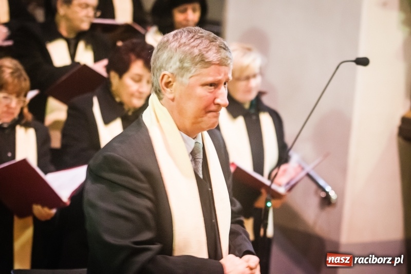 Zdjęcie w galerii na portalu naszraciborz.pl: W kościele farnym wybrzmiały kolędy i pastorałki wiadomości z regionu