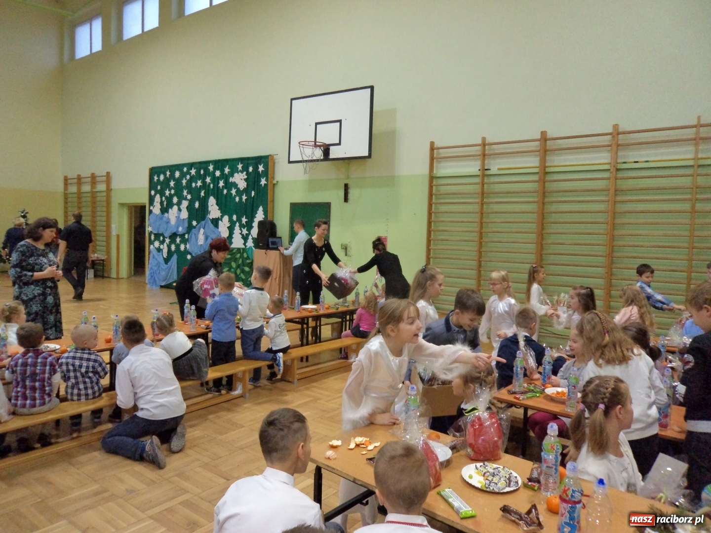 Zdjęcie w galerii na portalu naszraciborz.pl: Wigilia w ZSP w Borucinie wiadomości z regionu