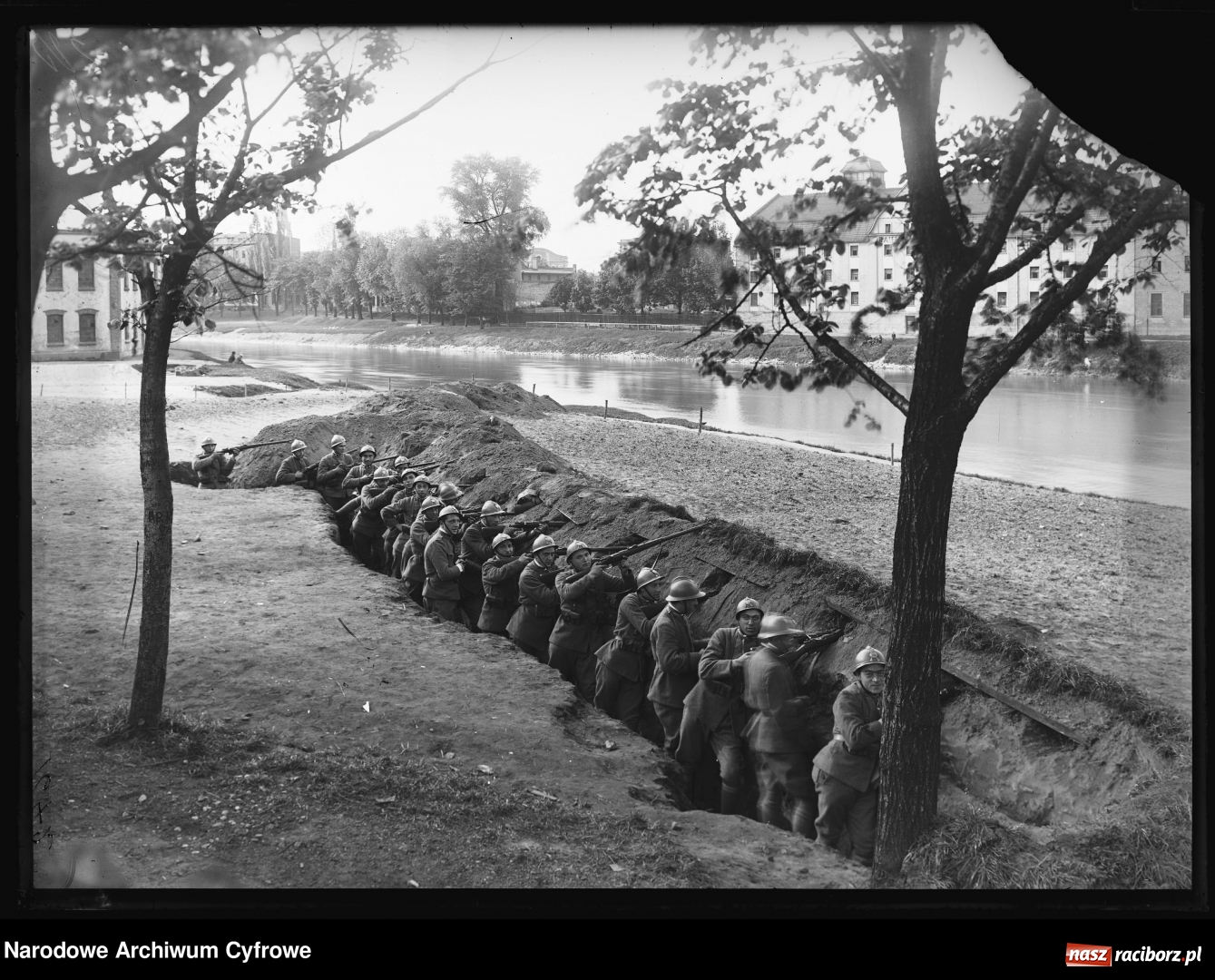 Zdjęcie w galerii na portalu naszraciborz.pl: Racibórz na starej fotografii - gorący okres plebiscytu  wiadomości z regionu