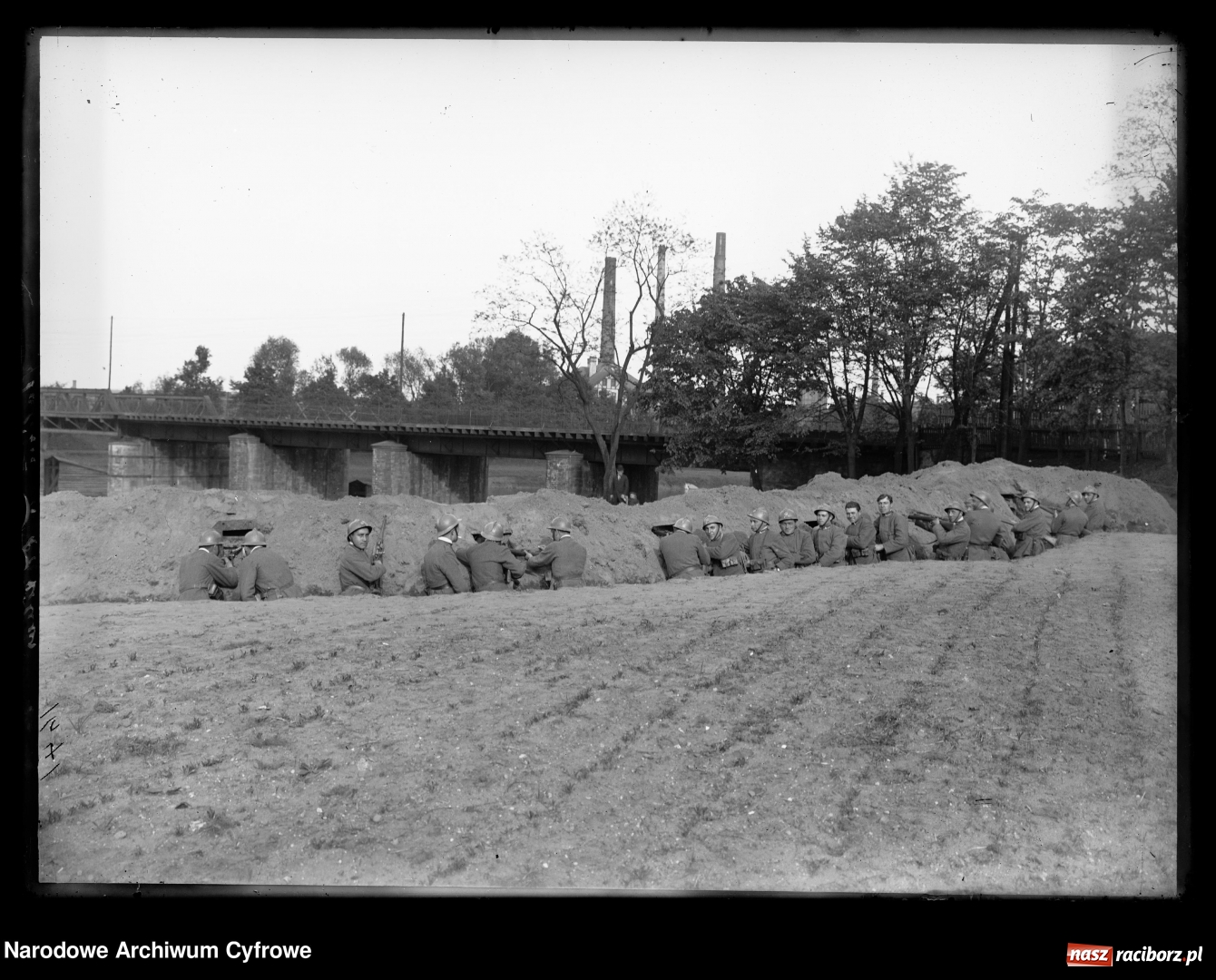 Zdjęcie w galerii na portalu naszraciborz.pl: Racibórz na starej fotografii - gorący okres plebiscytu  wiadomości z regionu