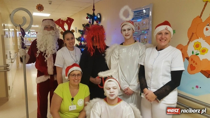 Zdjęcie w galerii na portalu naszraciborz.pl: Drużyna Mikołaja z raciborskiego poprawczaka zakończyła kolejną edycje My Pomagamy – Pomagajcie i Wy  wiadomości z regionu