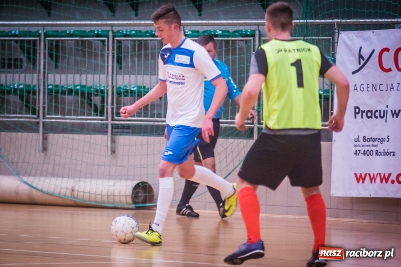 Zdjęcie w galerii na portalu naszraciborz.pl: Sobotni maraton z HLPN w Arenie Rafako wiadomości z regionu