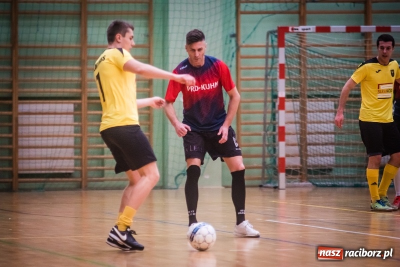 Zdjęcie w galerii na portalu naszraciborz.pl: Sobotni maraton z HLPN w Arenie Rafako wiadomości z regionu