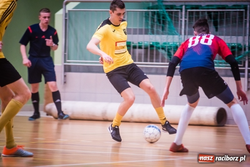 Zdjęcie w galerii na portalu naszraciborz.pl: Sobotni maraton z HLPN w Arenie Rafako wiadomości z regionu