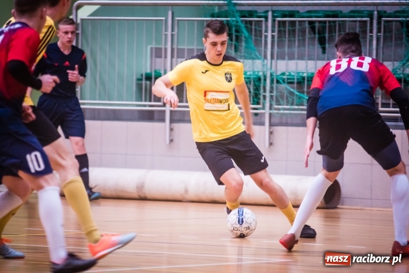 Zdjęcie w galerii na portalu naszraciborz.pl: Sobotni maraton z HLPN w Arenie Rafako wiadomości z regionu