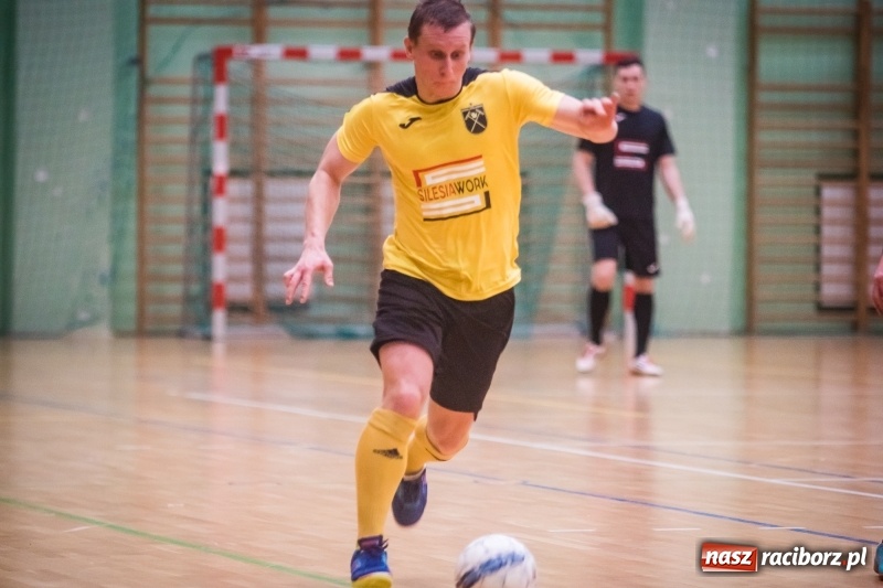 Zdjęcie w galerii na portalu naszraciborz.pl: Sobotni maraton z HLPN w Arenie Rafako wiadomości z regionu