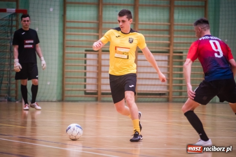 Zdjęcie w galerii na portalu naszraciborz.pl: Sobotni maraton z HLPN w Arenie Rafako wiadomości z regionu