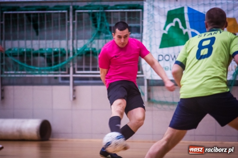 Zdjęcie w galerii na portalu naszraciborz.pl: Sobotni maraton z HLPN w Arenie Rafako wiadomości z regionu