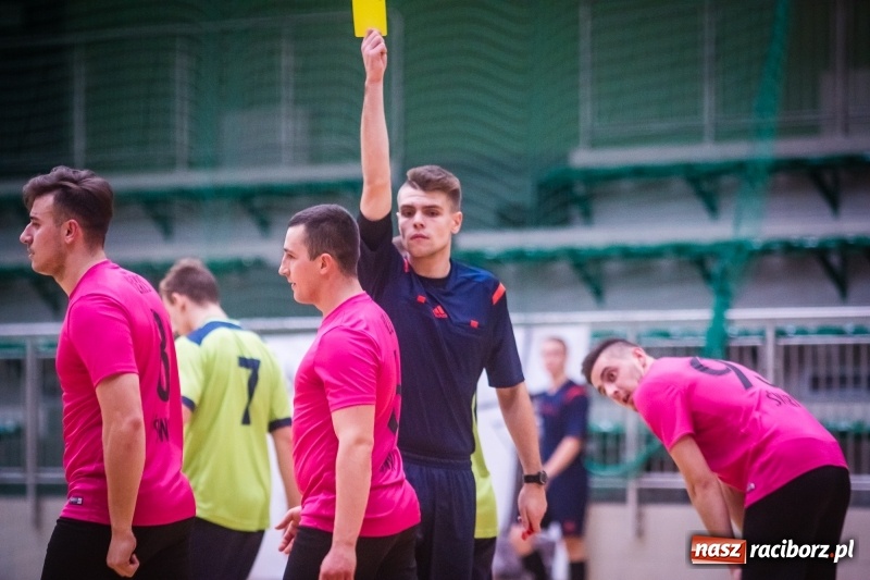 Zdjęcie w galerii na portalu naszraciborz.pl: Sobotni maraton z HLPN w Arenie Rafako wiadomości z regionu