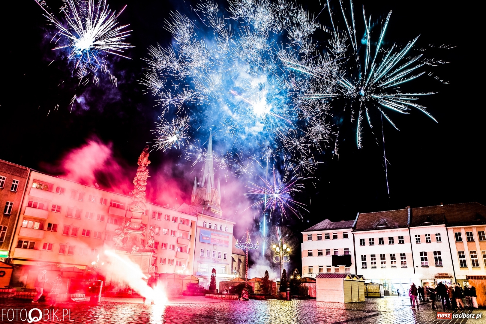 Zdjęcie w galerii na portalu naszraciborz.pl: Sylwestrowa kanonada w Raciborzu. Witamy 2018 rok. Niech się wszystkim darzy wiadomości z regionu