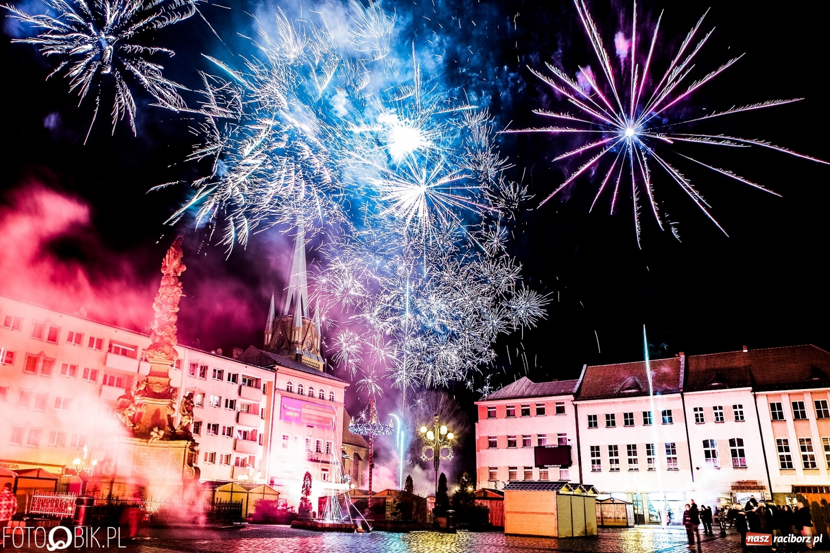 Zdjęcie w galerii na portalu naszraciborz.pl: Sylwestrowa kanonada w Raciborzu. Witamy 2018 rok. Niech się wszystkim darzy wiadomości z regionu