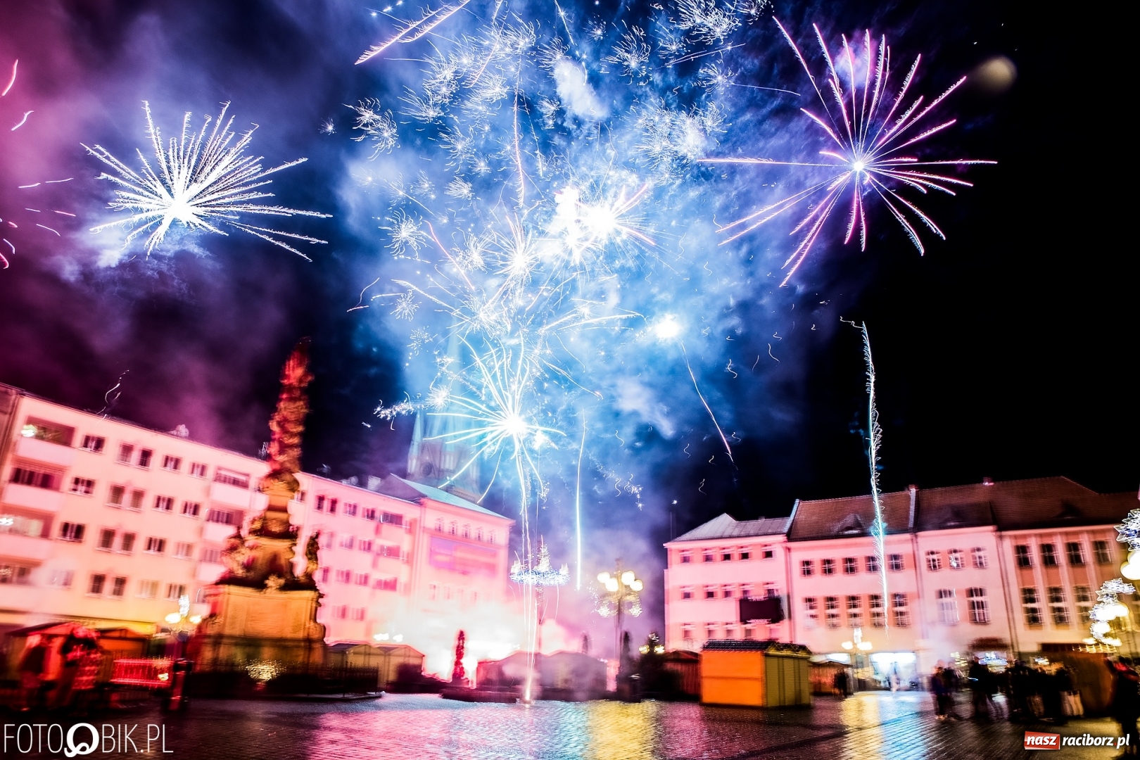Zdjęcie w galerii na portalu naszraciborz.pl: Sylwestrowa kanonada w Raciborzu. Witamy 2018 rok. Niech się wszystkim darzy wiadomości z regionu