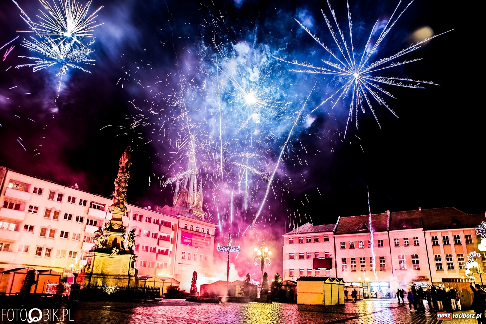 Zdjęcie w galerii na portalu naszraciborz.pl: Sylwestrowa kanonada w Raciborzu. Witamy 2018 rok. Niech się wszystkim darzy wiadomości z regionu