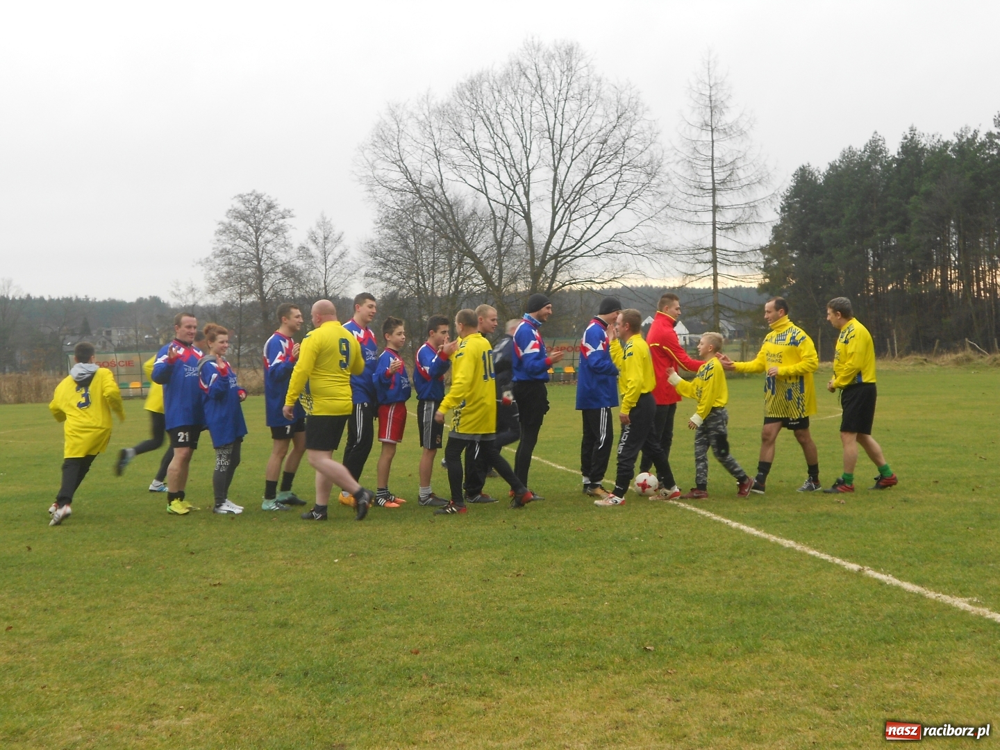 Zdjęcie w galerii na portalu naszraciborz.pl: Nowy Rok w Rudzie Kozielskiej na sportowo wiadomości z regionu