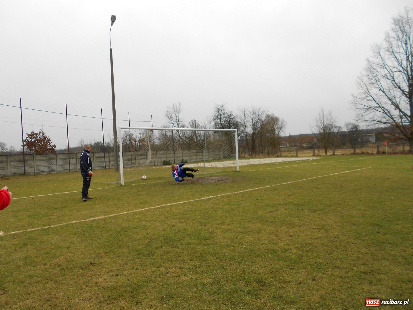 Zdjęcie w galerii na portalu naszraciborz.pl: Nowy Rok w Rudzie Kozielskiej na sportowo wiadomości z regionu