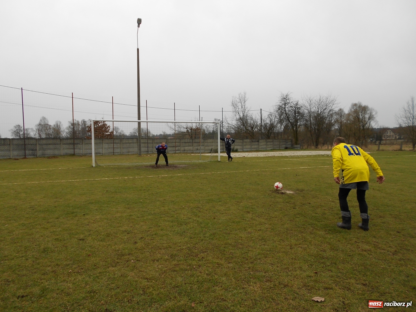 Zdjęcie w galerii na portalu naszraciborz.pl: Nowy Rok w Rudzie Kozielskiej na sportowo wiadomości z regionu