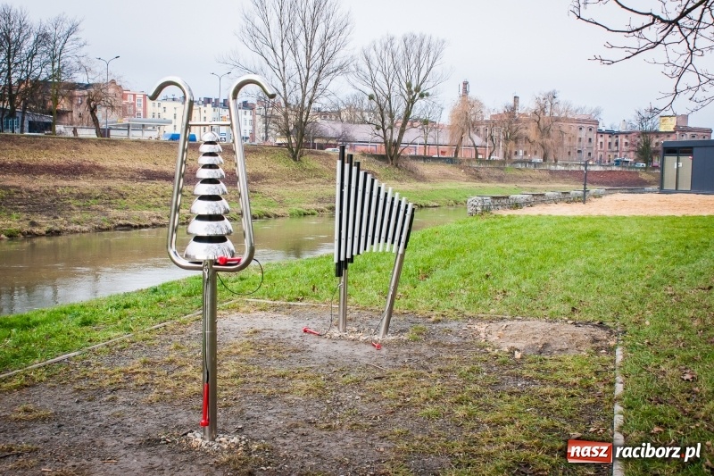 Zdjęcie w galerii na portalu naszraciborz.pl: Grające bulwary nad Odrą. Nowe atrakcje w parku Zamkowym  wiadomości z regionu