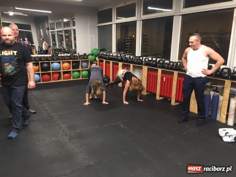 Zdjęcie w galerii na portalu naszraciborz.pl: Burpeesowy Sylwester w CrossTrening Racibórz wiadomości z regionu