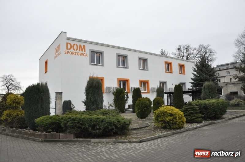 Zdjęcie w galerii na portalu naszraciborz.pl: Zobaczcie jak wygląda dziś Dom Sportowca na Ostrogu. Obiekt właśnie otwiera się dla gości wiadomości z regionu