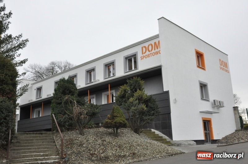 Zdjęcie w galerii na portalu naszraciborz.pl: Zobaczcie jak wygląda dziś Dom Sportowca na Ostrogu. Obiekt właśnie otwiera się dla gości wiadomości z regionu
