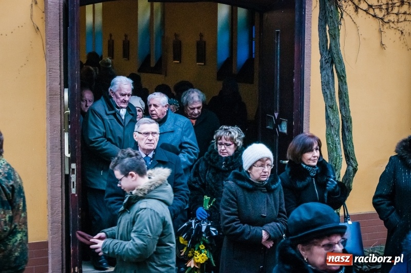 Zdjęcie w galerii na portalu naszraciborz.pl: Ostatnie pożegnanie śp. Teresy Pawłowskiej, zasłużonej działaczki Związku Sybiraków wiadomości z regionu